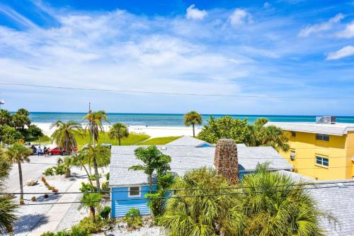 This photo about A House on Siesta Beach by Beachside Management shared on HyHotel.com