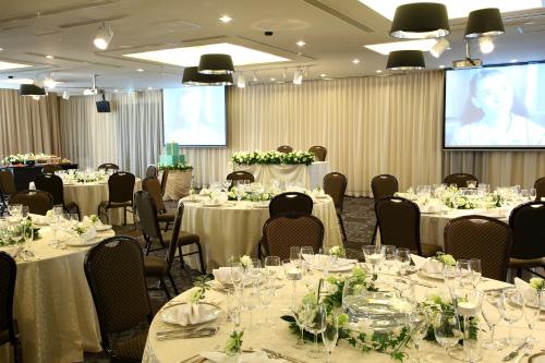 Banquet hall, Breezbay Hotel Resort & Spa in Nagecho Banquet hall, Breezbay Hotel Resort & Spa in Nagecho