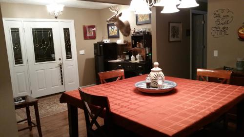 This photo about Acorn Ridge Bed and Breakfast shared on HyHotel.com