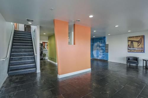 Lobby, Motel 6 Pasadena, TX in Pasadena Lobby, Motel 6 Pasadena, TX in Pasadena