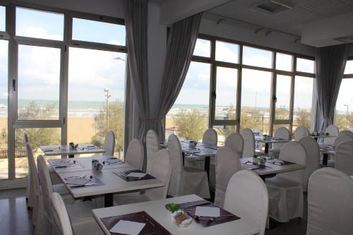 Létesítmények, Hotel Universal in Senigallia Létesítmények, Hotel Universal in Senigallia