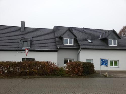 Exterior view, Gastehaus Nickolai in Flomborn Exterior view, Gastehaus Nickolai in Flomborn