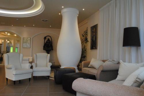 Lobby, Hotel Fini in San Giovanni Rotondo Lobby, Hotel Fini in San Giovanni Rotondo