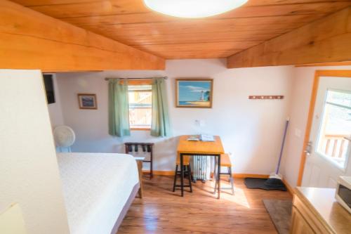 在meiguo.com看到的Talkeetna Love-Lee Cabins的介绍图片