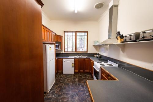 فيديراشن جاردنز آند بوسومز هايد واي (Federation Gardens and Possums Hideaway) in بلاك هيث فيديراشن جاردنز آند بوسومز هايد واي (Federation Gardens and Possums Hideaway) in بلاك هيث