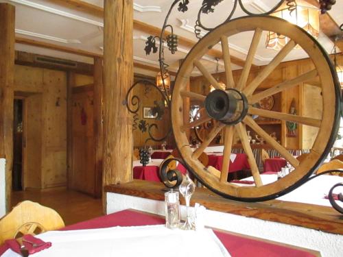 Restaurante, Gasthof zur Traube in Pettneu Am Arlberg Restaurante, Gasthof zur Traube in Pettneu Am Arlberg