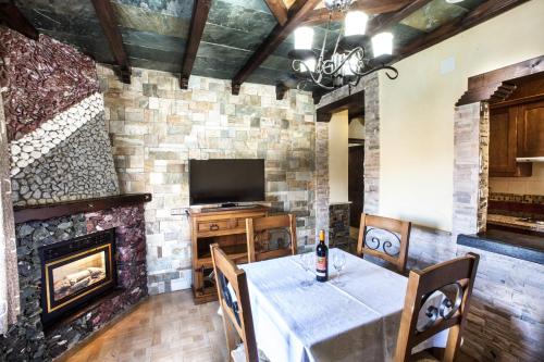 Alojamientos Rurales Benarum con Spa in Alpujarra De La Sierra Alojamientos Rurales Benarum con Spa in Alpujarra De La Sierra