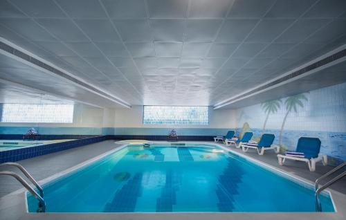 Swimming pool, Admiral Plaza Hotel in Bur Dubai Swimming pool, Admiral Plaza Hotel in Bur Dubai