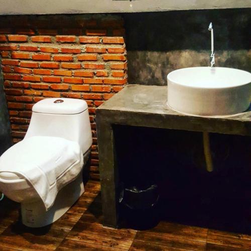 화장실, Keeree Loft Resort in 통파품 화장실, Keeree Loft Resort in 통파품