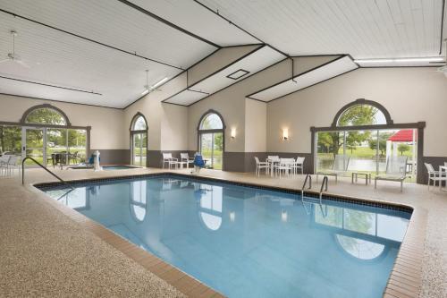 مسبح, Country Inn & Suites by Radisson, Ankeny, IA in Ankeny مسبح, Country Inn & Suites by Radisson, Ankeny, IA in Ankeny