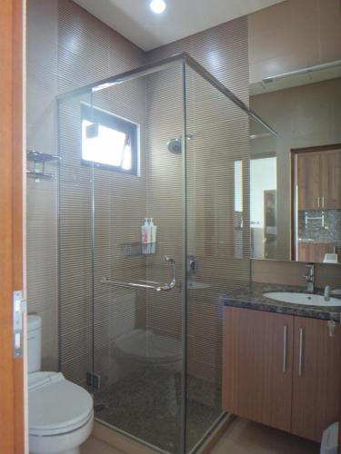 Bathroom, Villa Rosvita Bandung near Maribaya Park Bathroom, Villa Rosvita Bandung near Maribaya Park