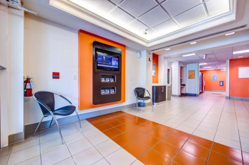 ردهة, Motel 6 Burlington, ON - Toronto West - Oakville in Burlington ردهة, Motel 6 Burlington, ON - Toronto West - Oakville in Burlington