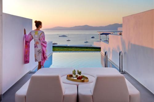 Hot tub, Myconian Korali Relais and Chateaux in Mykonos Hot tub, Myconian Korali Relais and Chateaux in Mykonos