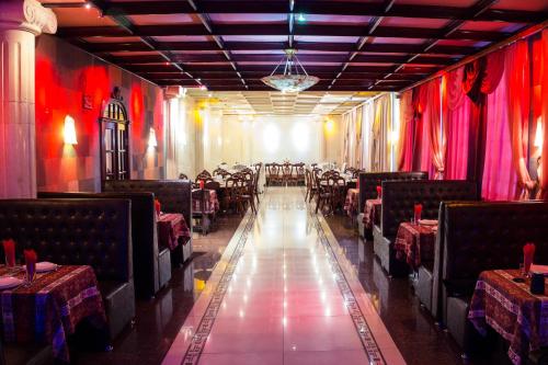 Restaurant, Dvin Hotel in Pavlodar Restaurant, Dvin Hotel in Pavlodar