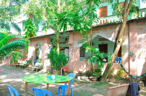 Hai Anh Guesthouse in Hàm Ninh Hai Anh Guesthouse in Hàm Ninh