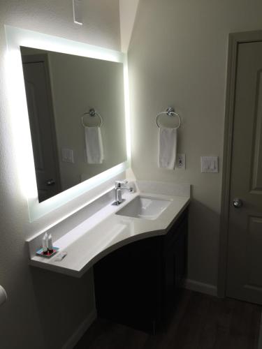 This photo about Sterling Inn shared on HyHotel.com