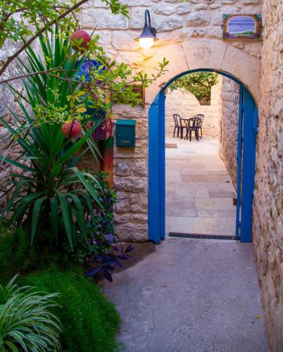 Bejárat, Artist Quarter Guesthouse B and B in Safed Bejárat, Artist Quarter Guesthouse B and B in Safed