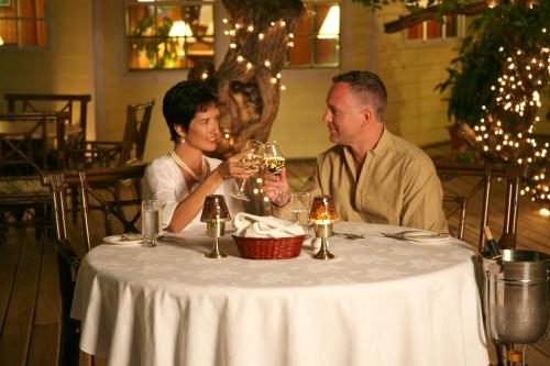 Restaurant, Green Turtle Club Resort & Marina in Green Turtle Cay Restaurant, Green Turtle Club Resort & Marina in Green Turtle Cay