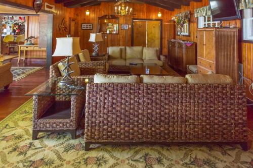 Shared lounge/TV area, Green Turtle Club Resort & Marina in Green Turtle Cay Shared lounge/TV area, Green Turtle Club Resort & Marina in Green Turtle Cay