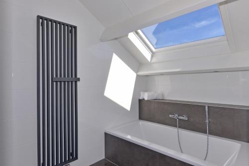 Bathroom, Penthouse XXL Veerse Meer in Kamperland Bathroom, Penthouse XXL Veerse Meer in Kamperland
