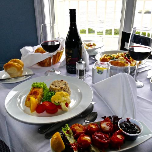 Ocean View Hotel in Rocky Harbour (NL) Ocean View Hotel in Rocky Harbour (NL)