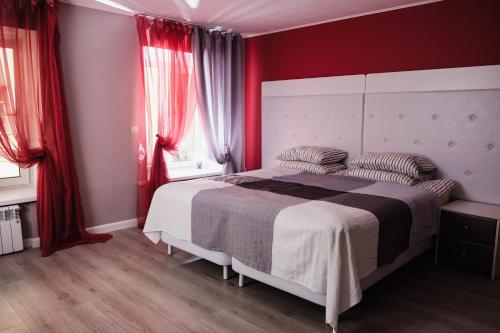 This photo about Fontanka 40 shared on HyHotel.com