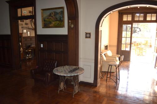 Shared lounge/TV area, Be King Hostel in Rosario Shared lounge/TV area, Be King Hostel in Rosario