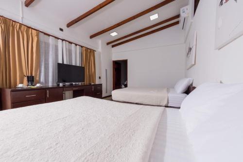 Café de Playa beach front restaurant and suites in 코코 Café de Playa beach front restaurant and suites in 코코