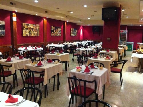 Restaurant, Hostal Goyma I in San Fernando de Henares Restaurant, Hostal Goyma I in San Fernando de Henares