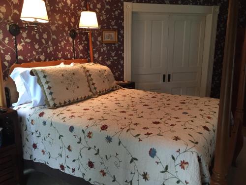 在meiguo.com看到的Bed of Roses Bed and Breakfast的介绍图片