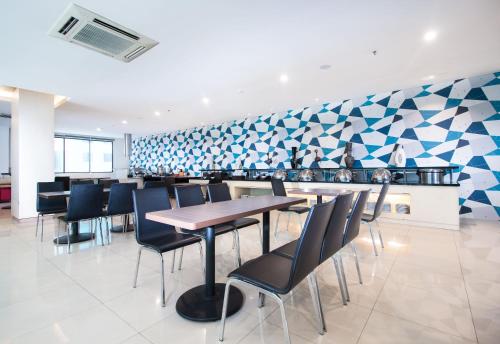 Restaurant, Hotel 88 Mangga Besar 62 by WH in Mangga Besar Restaurant, Hotel 88 Mangga Besar 62 by WH in Mangga Besar
