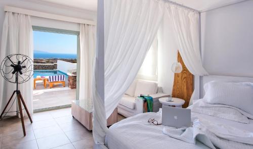 아스트로 팰리스 호텔 앤 스위트 (Astro Palace Hotel & Suites) in 산토리니 아스트로 팰리스 호텔 앤 스위트 (Astro Palace Hotel & Suites) in 산토리니