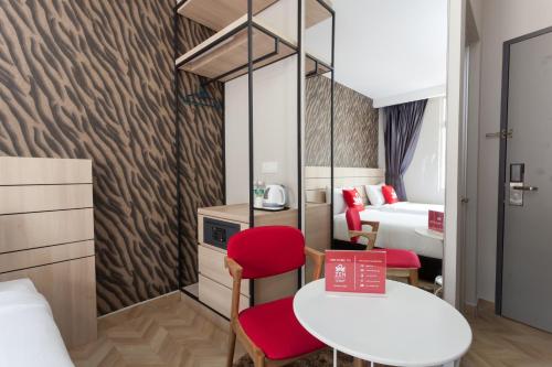 This photo about ZEN Rooms Medan Makmur shared on HyHotel.com