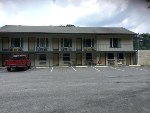 外部景觀, 瑪鴻寧旅館 (Mahoning Inn) in 賓西法尼亞州利哈伊頓 外部景觀, 瑪鴻寧旅館 (Mahoning Inn) in 賓西法尼亞州利哈伊頓