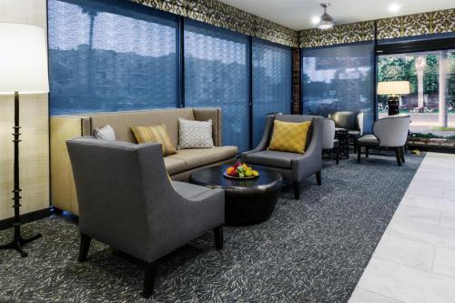 Best Western Plus Carriage Inn in Canoga Park Best Western Plus Carriage Inn in Canoga Park