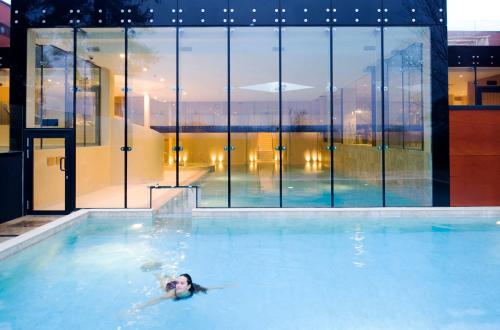 Басейн, Ockenden Manor Hotel & Spa in Какфілд Басейн, Ockenden Manor Hotel & Spa in Какфілд