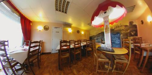 Restaurant, Hotel Au Bon Coin in Cloyes-sur-le-Loir Restaurant, Hotel Au Bon Coin in Cloyes-sur-le-Loir