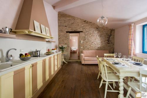 Facilities, Urbino Resort - Tenuta Santi Giacomo e Filippo in Urbino Facilities, Urbino Resort - Tenuta Santi Giacomo e Filippo in Urbino