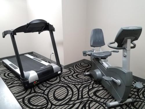 Fitness center, Okoboji Inn & Suites in Milford (IA) Fitness center, Okoboji Inn & Suites in Milford (IA)