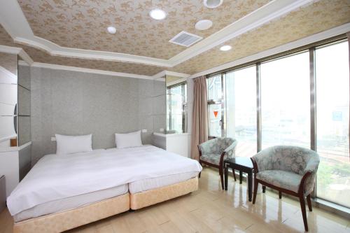 Enjoy Square Hotel in Yunlin Enjoy Square Hotel in Yunlin