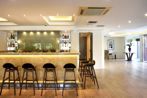 Athens Avenue Hotel - main image