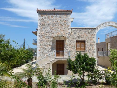 Karantonis House in ปลาคา (ลีโอนิดิโอ) Karantonis House in ปลาคา (ลีโอนิดิโอ)