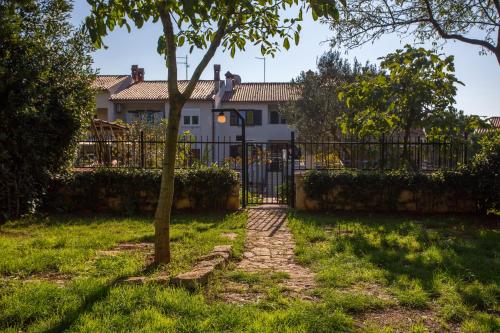 Hotel Apartments Grgurevic 332