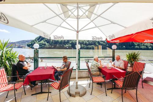 balkon/terras, Gasthof Gierlinger in Haibach Ob Der Donau balkon/terras, Gasthof Gierlinger in Haibach Ob Der Donau