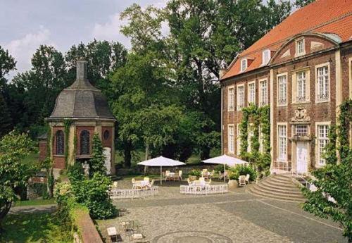 This photo about Hotel Schloss Wilkinghege shared on HyHotel.com