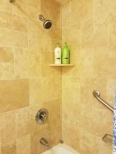 在meiguo.com看到的2417 @ Oceanfront Resort Lihue, Kauai Beach Drive的介绍图片