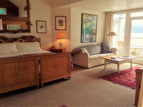 This photo about Sooke Harbour House shared on HyHotel.com