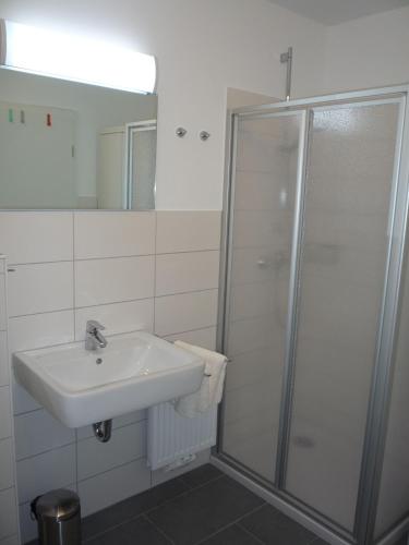 Bathroom, FeWo Apland in Landau in der Pfalz Bathroom, FeWo Apland in Landau in der Pfalz