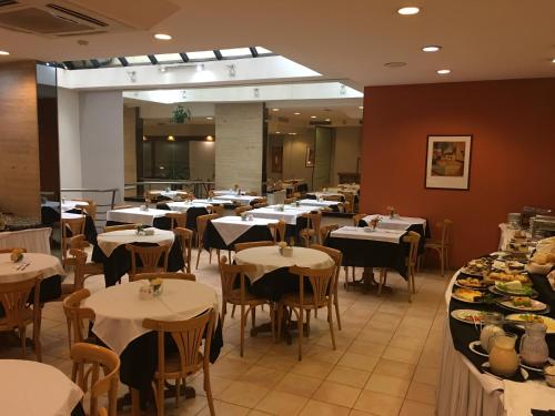 餐飲選擇, 水晶宮殿酒店 (Crystal Palace Hotel) in 蒙得維的亞市中心 餐飲選擇, 水晶宮殿酒店 (Crystal Palace Hotel) in 蒙得維的亞市中心