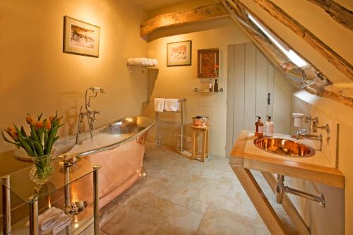 This photo about Darsham Old Hall shared on HyHotel.com